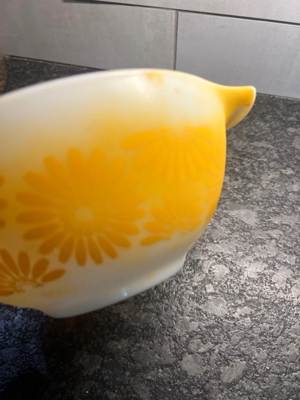 Pyrex Cinderella Bowl Sunflower Mixing Bowl - 442. 1-1/2 qt